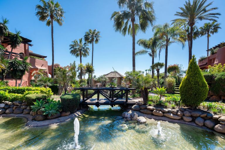 Turnkey Fully Refurbished Duplex Penthouse with Sea Views in the New Golden Mile