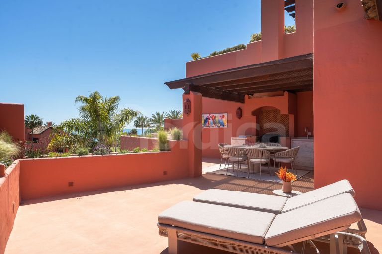 Turnkey Fully Refurbished Duplex Penthouse with Sea Views in the New Golden Mile