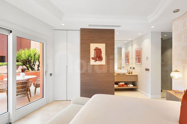 Turnkey Fully Refurbished Duplex Penthouse with Sea Views in the New Golden Mile