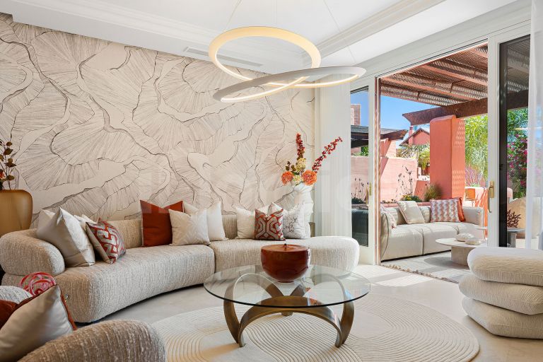 Turnkey Fully Refurbished Duplex Penthouse with Sea Views in the New Golden Mile