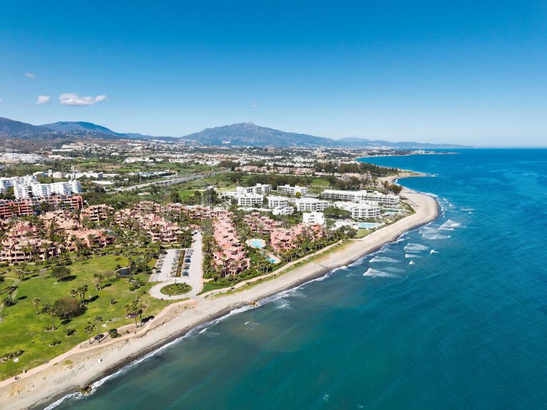 Turnkey Fully Refurbished Duplex Penthouse with Sea Views in the New Golden Mile