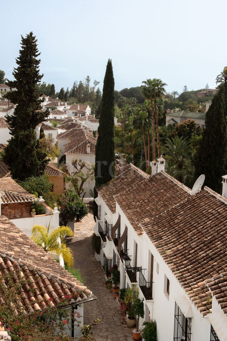 Town House for sale in Las Lomas del Marbella Club