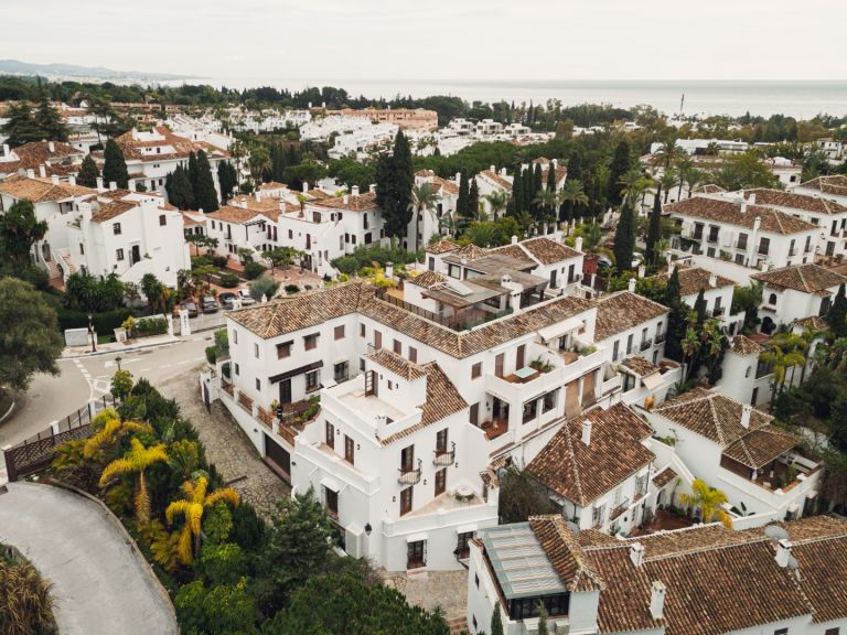 Fully Refurbished Townhouse in Lomas de Marbella Club Pueblo – Prime Marbella Living