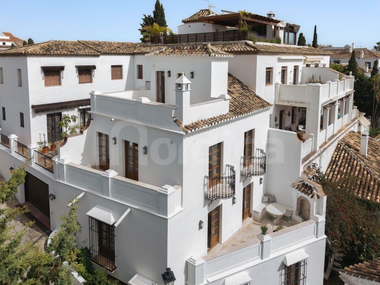 Radhus till salu i Las Lomas del Marbella Club