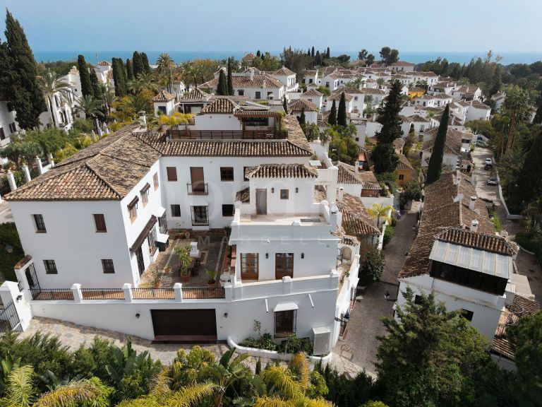 Town House for sale in Las Lomas del Marbella Club