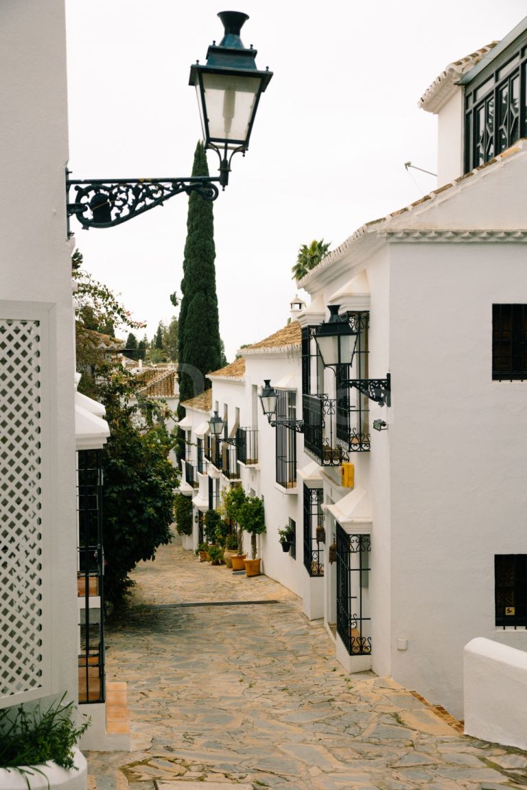 Fully Refurbished Townhouse in Lomas de Marbella Club Pueblo – Prime Marbella Living