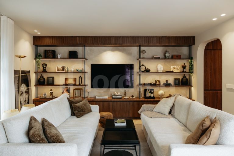 Fully Refurbished Townhouse in Lomas de Marbella Club Pueblo – Prime Marbella Living