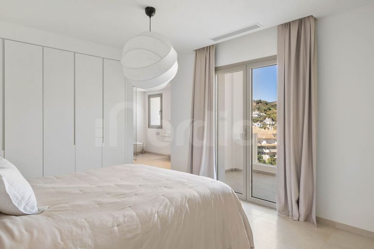 Elevated Living with Panoramic Sea Views and Exceptional Outdoor Space