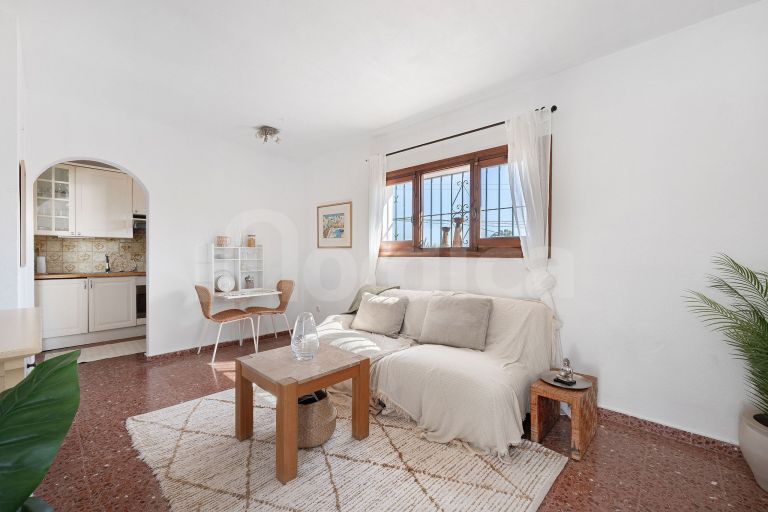 Elegant 4-Bedroom Villa for Sale in La Campana, Nueva Andalucía – Spacious Living Near Marbella