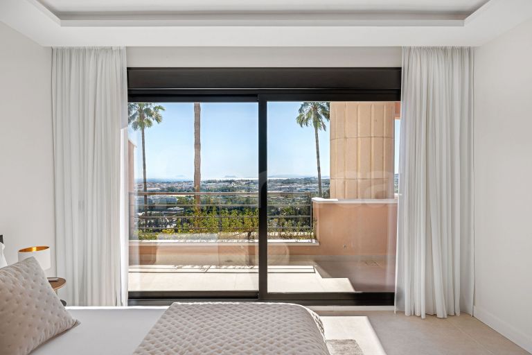 Stunning Refurbished Apartment with Breathtaking Panoramic Views