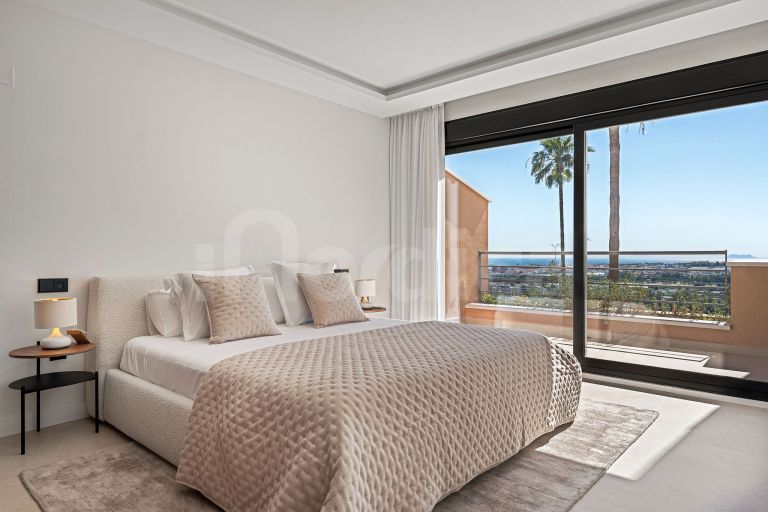 Stunning Refurbished Apartment with Breathtaking Panoramic Views