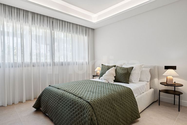 Stunning Refurbished Apartment with Breathtaking Panoramic Views