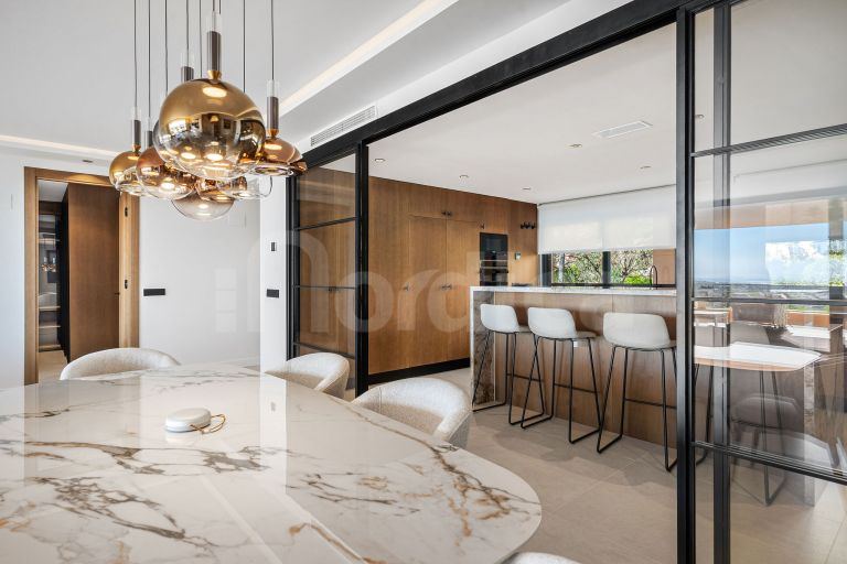 Stunning Refurbished Apartment with Breathtaking Panoramic Views