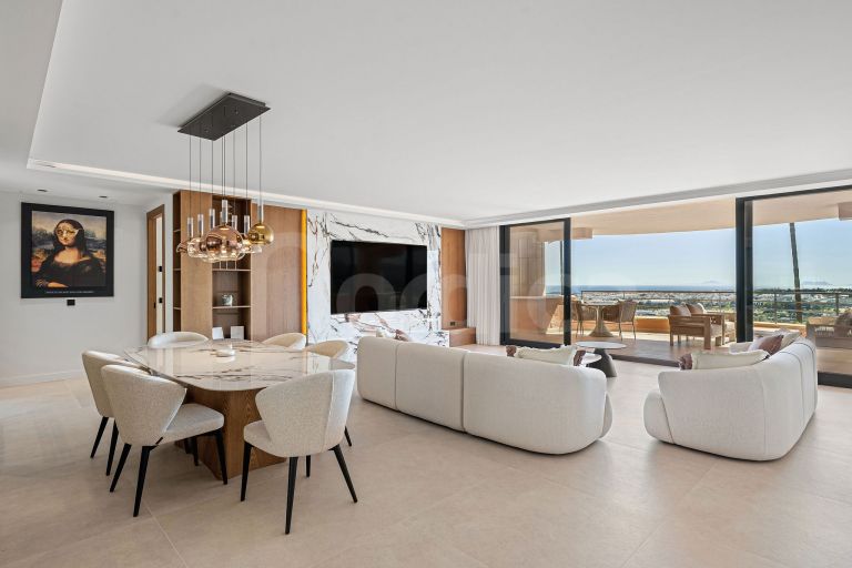 Stunning Refurbished Apartment with Breathtaking Panoramic Views