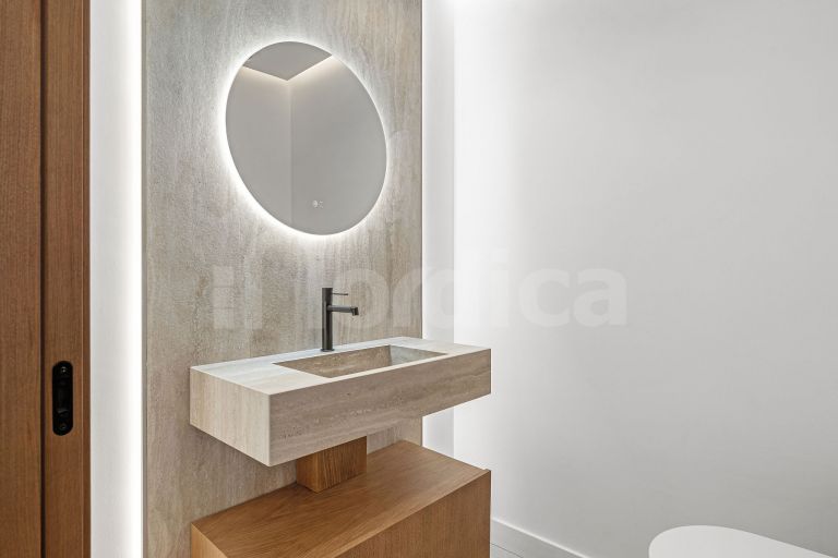 Stunning Refurbished Apartment with Breathtaking Panoramic Views