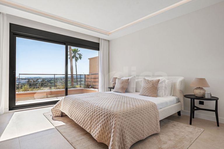 Stunning Refurbished Apartment with Breathtaking Panoramic Views