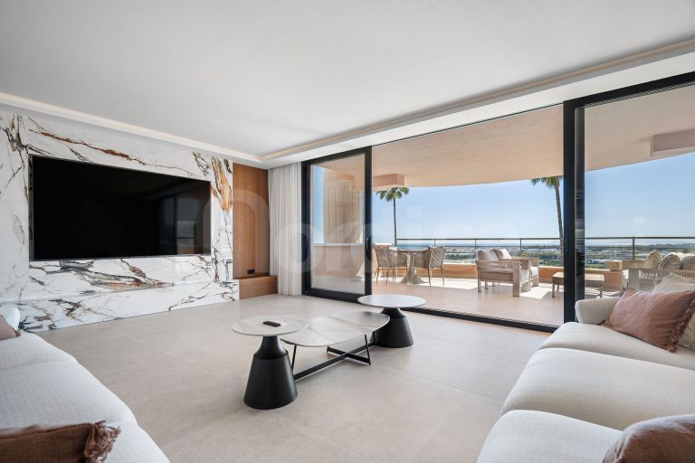 Stunning Refurbished Apartment with Breathtaking Panoramic Views