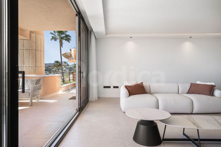 Stunning Refurbished Apartment with Breathtaking Panoramic Views