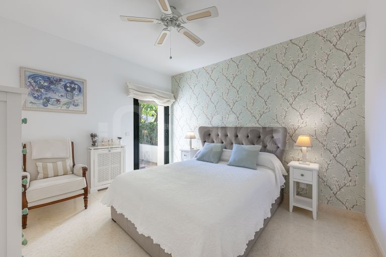 Markplanslägenhet till salu i Los Capanes del Golf