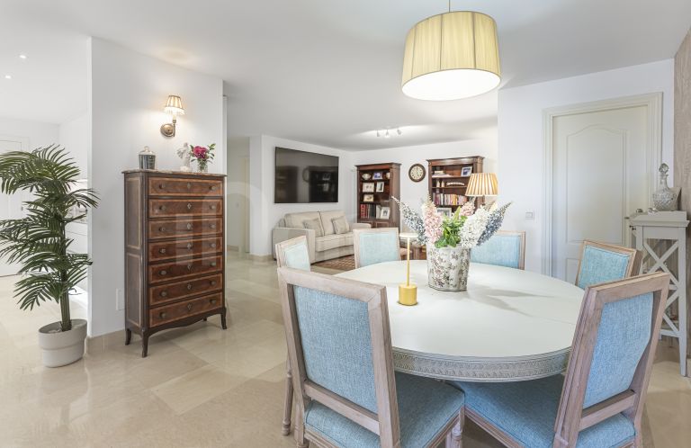 Markplanslägenhet till salu i Los Capanes del Golf