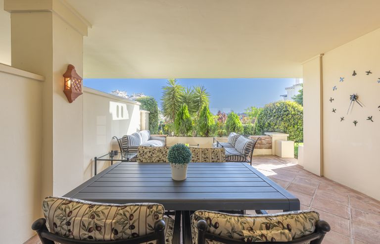 Markplanslägenhet till salu i Los Capanes del Golf