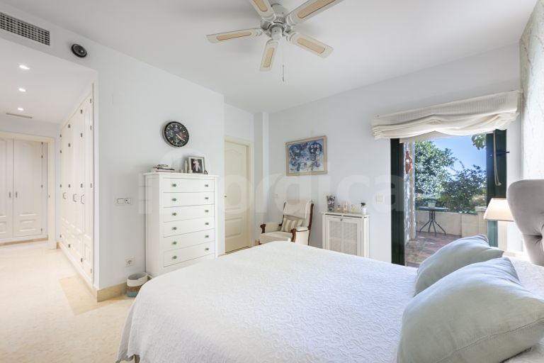 Markplanslägenhet till salu i Los Capanes del Golf