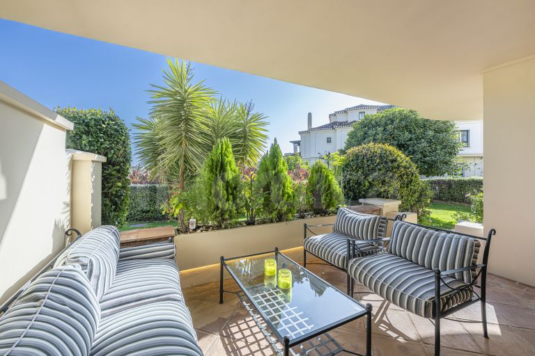 Markplanslägenhet till salu i Los Capanes del Golf