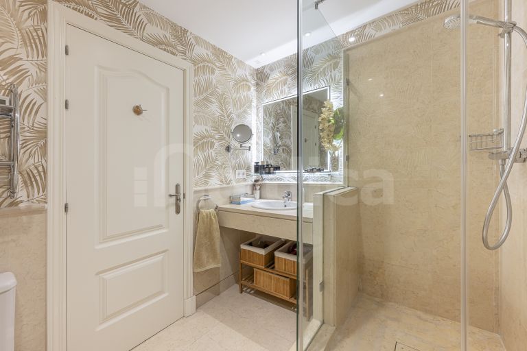 Markplanslägenhet till salu i Los Capanes del Golf