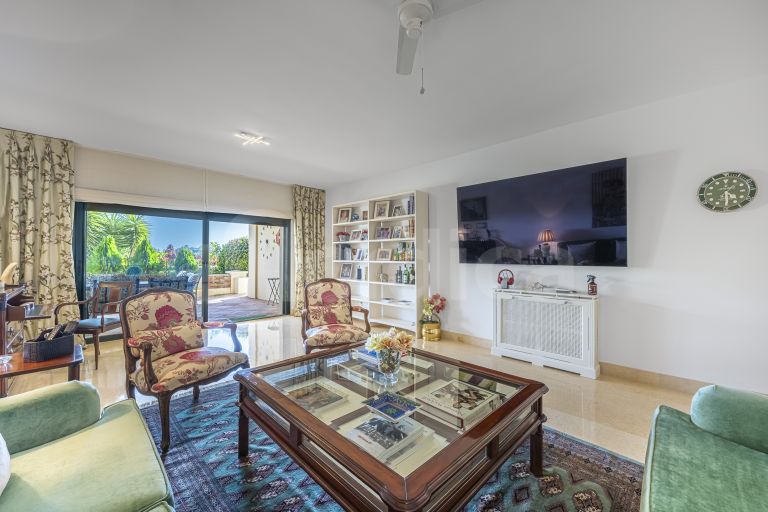 Markplanslägenhet till salu i Los Capanes del Golf