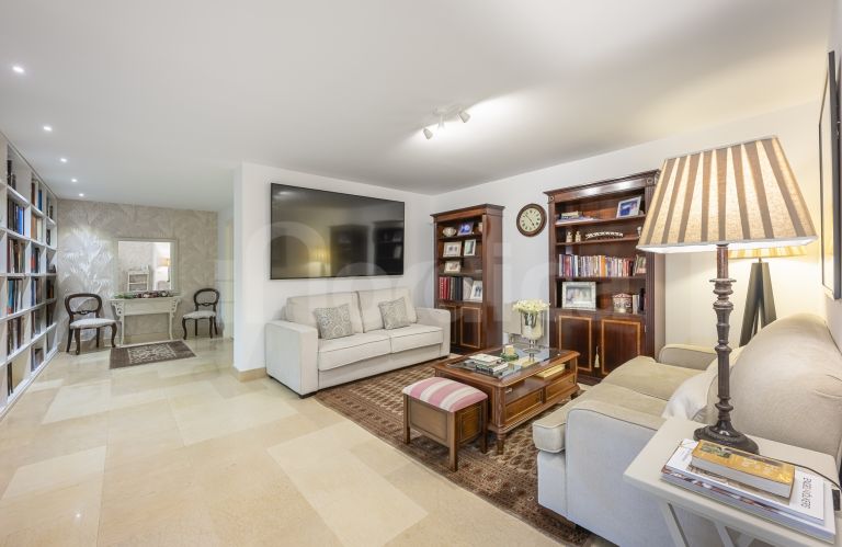 Markplanslägenhet till salu i Los Capanes del Golf