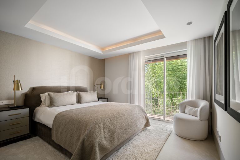 Penthouse for sale in Alhambra del Mar