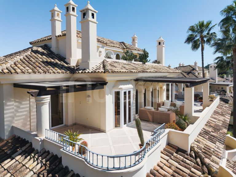 Elegant Duplex Penthouse with Panoramic Views and Expansive Terraces