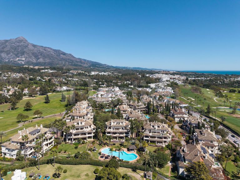 Elegant Duplex Penthouse with Panoramic Views and Expansive Terraces