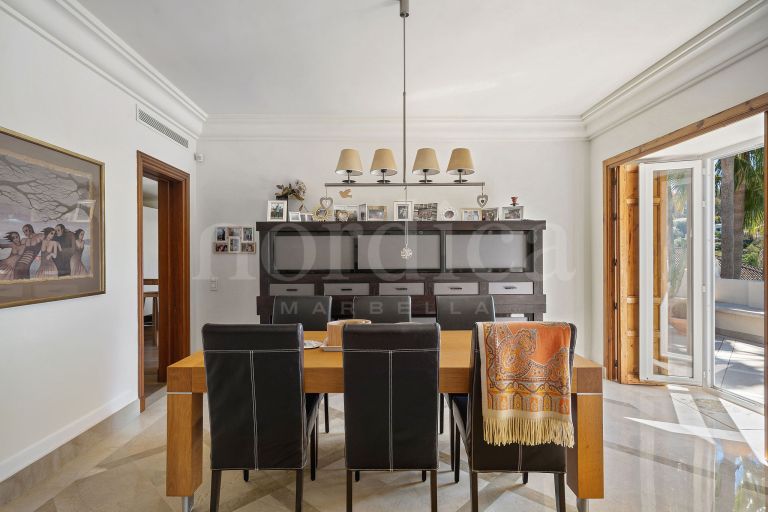 Zweistöckiges Penthouse zu verkaufen in Las Alamandas