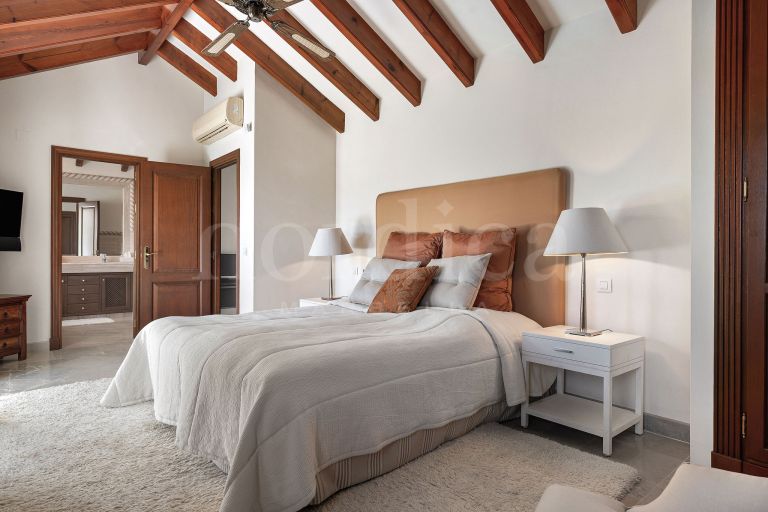 Zweistöckiges Penthouse zu verkaufen in Las Alamandas