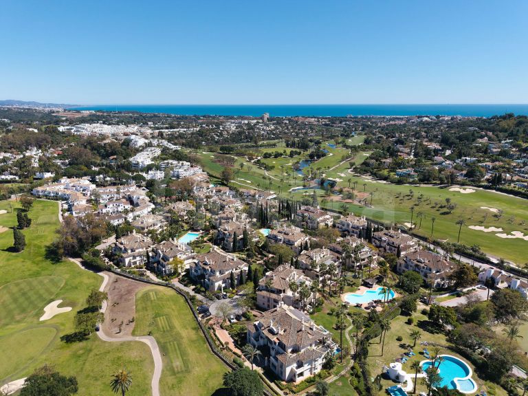 Elegant Duplex Penthouse with Panoramic Views and Expansive Terraces