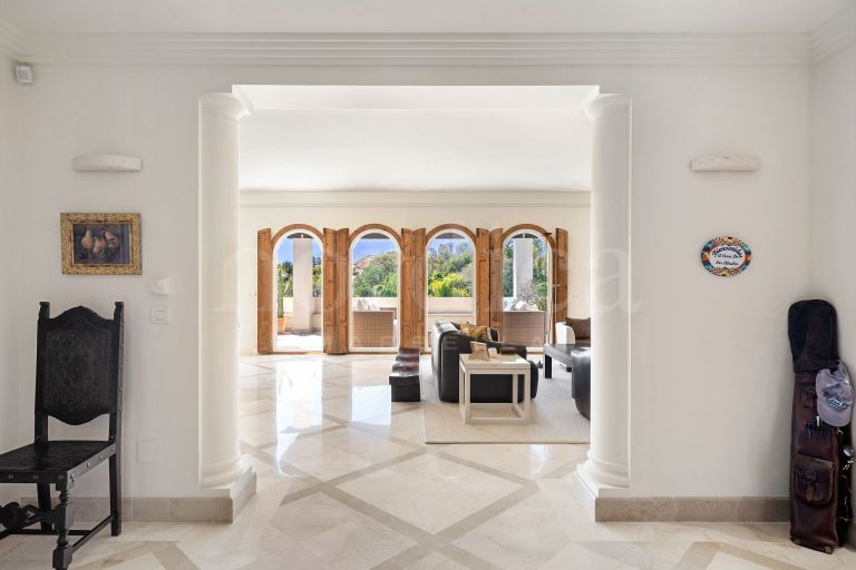 Zweistöckiges Penthouse zu verkaufen in Las Alamandas