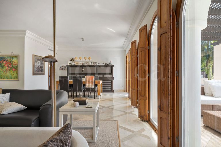 Zweistöckiges Penthouse zu verkaufen in Las Alamandas