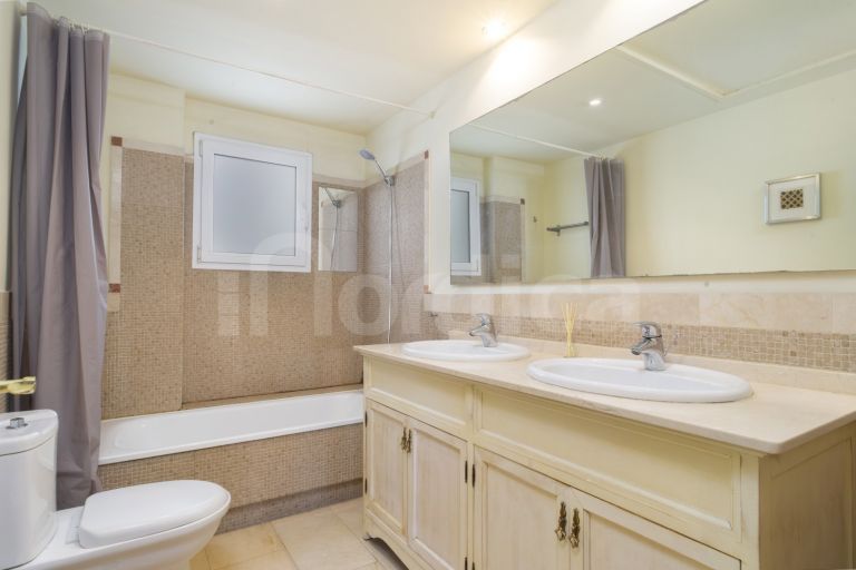 Apartment for sale in Altos del Rodeo