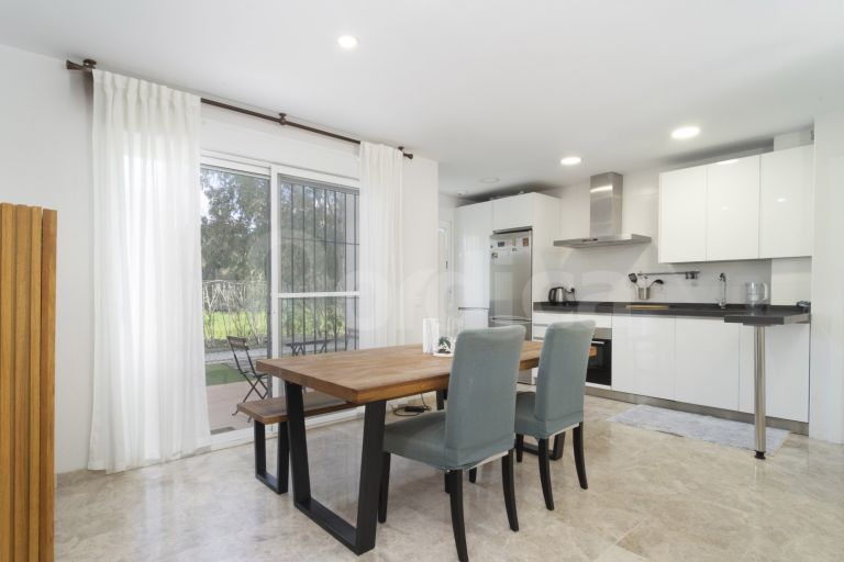 Markplanslägenhet till salu i Los Naranjos de Marbella