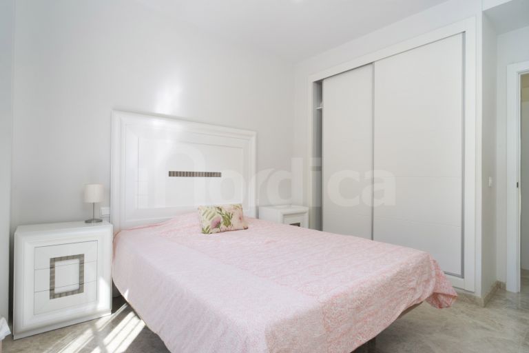 Markplanslägenhet till salu i Los Naranjos de Marbella