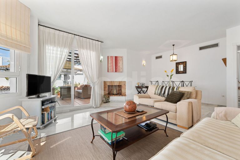 Penthouse for sale in Los Naranjos de Marbella