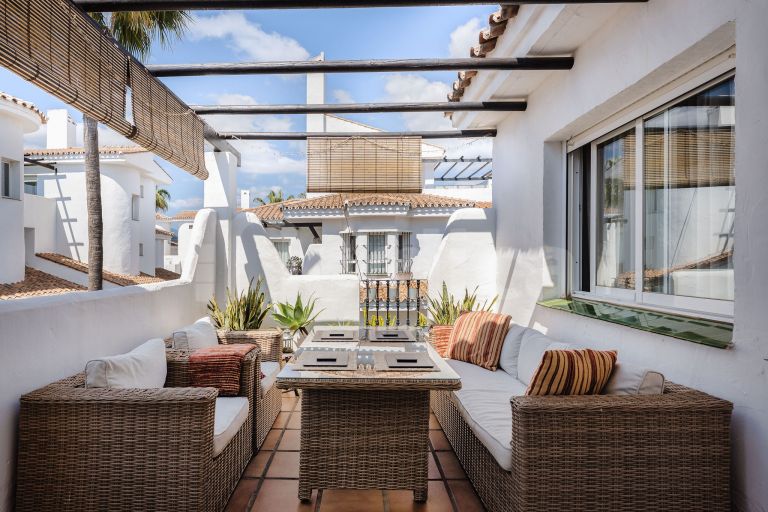 Penthouse for sale in Los Naranjos de Marbella