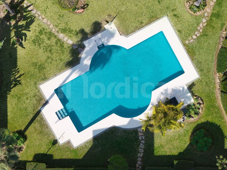 Penthouse for sale in Los Naranjos de Marbella