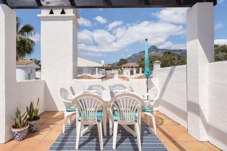Penthouse for sale in Los Naranjos de Marbella
