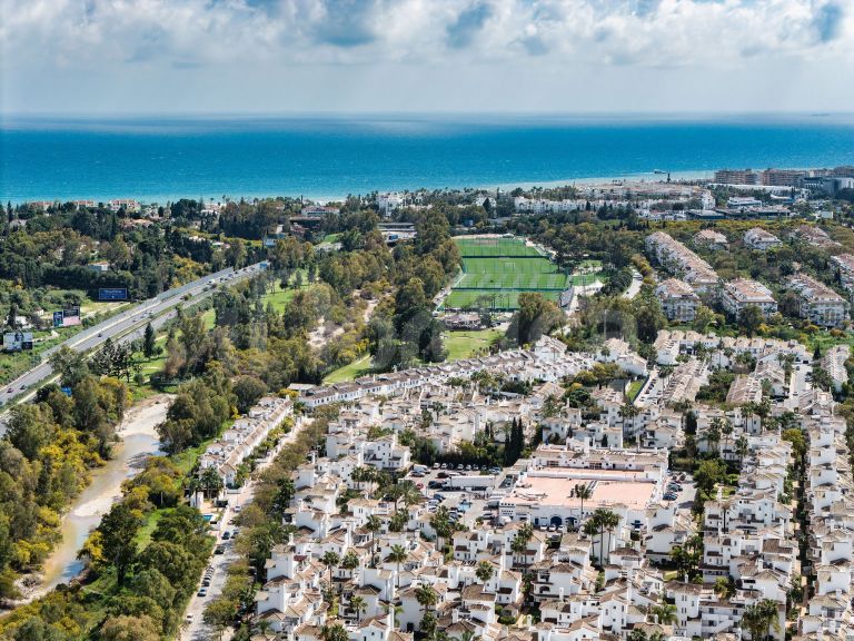 Penthouse for sale in Los Naranjos de Marbella