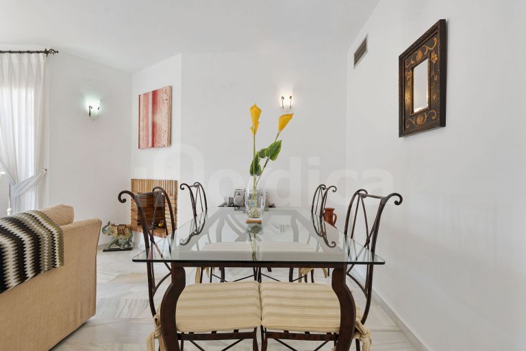 Penthouse for sale in Los Naranjos de Marbella