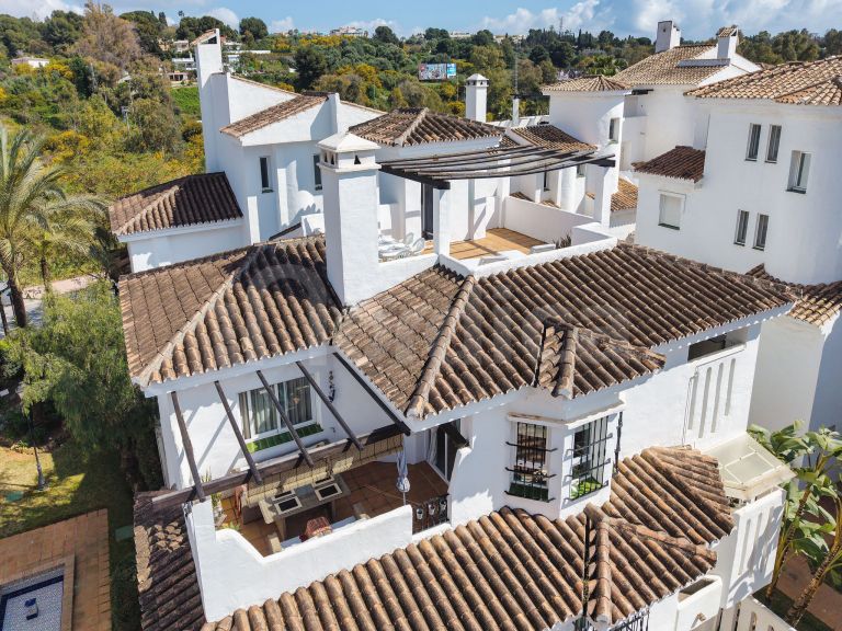 Penthouse for sale in Los Naranjos de Marbella