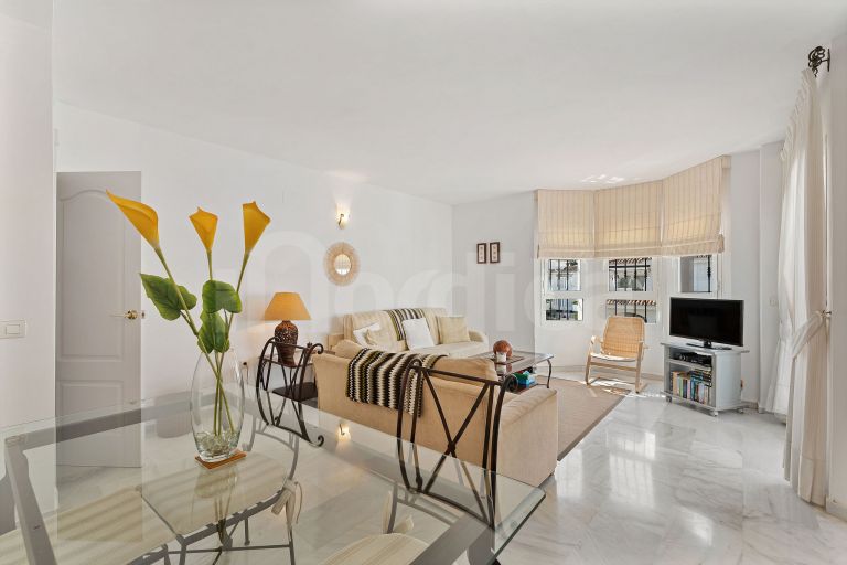 Penthouse for sale in Los Naranjos de Marbella