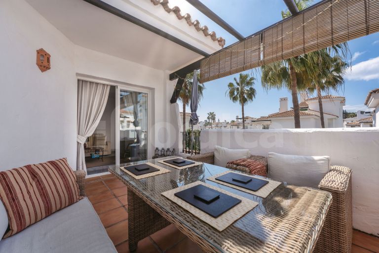 Penthouse for sale in Los Naranjos de Marbella